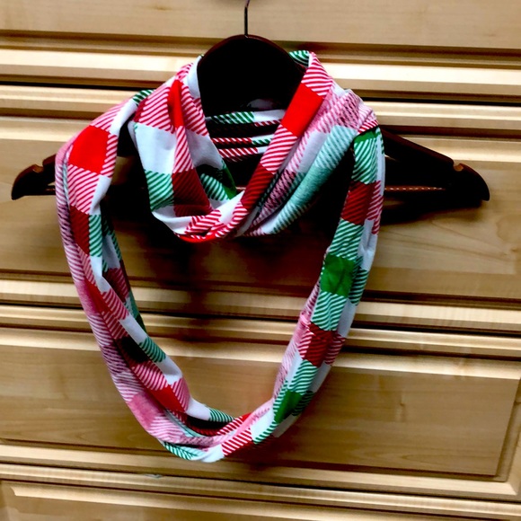 Red white and green infinity scarf - Picture 1 of 2